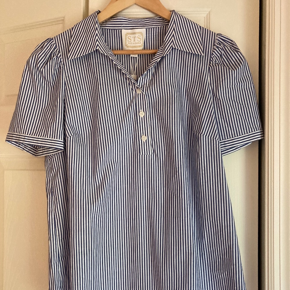 Sail to Sable blue and white striped top Size M - NWT